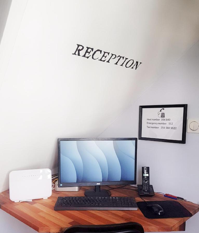 Refurinn Reykjavik Guesthouse Экстерьер фото